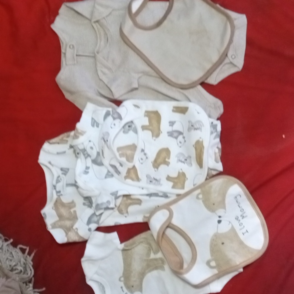 Carter's 8 piece newborn set